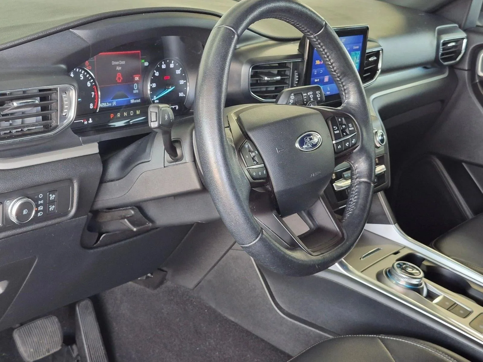 2020 Ford Explorer XLT RWD photo 9