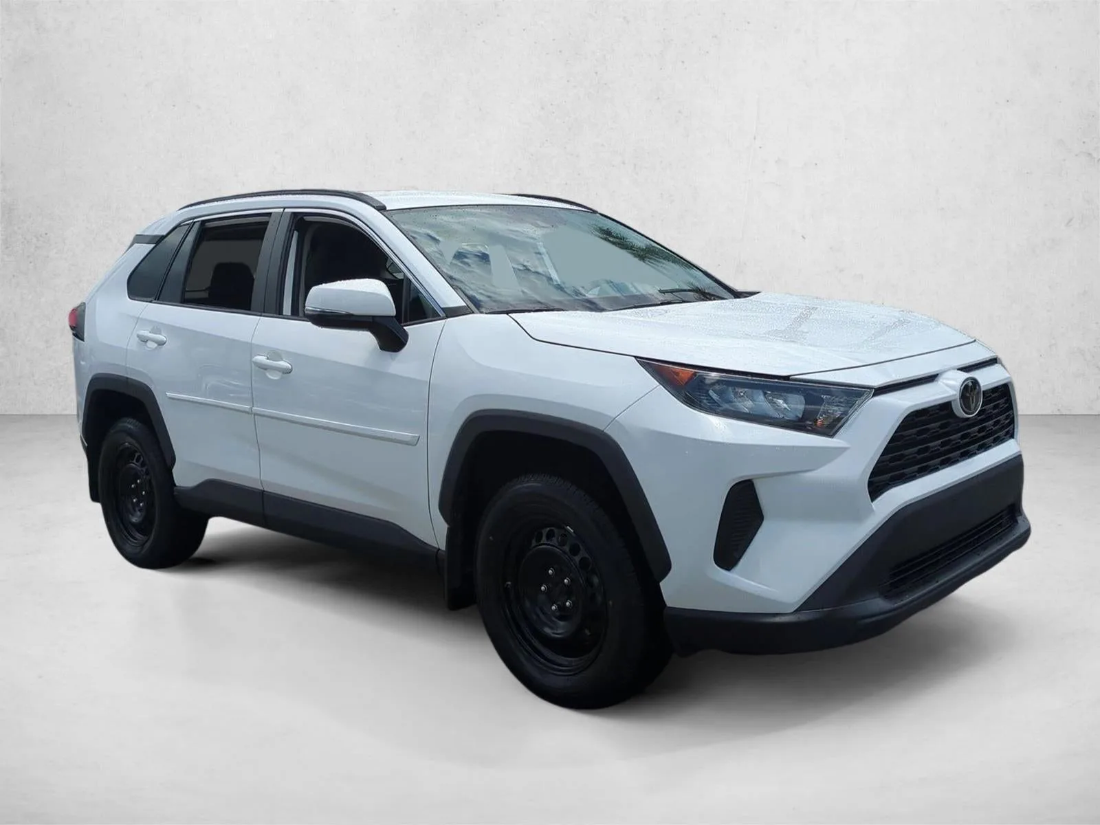 2020 Toyota RAV4 LE AWD (Natl) photo 3