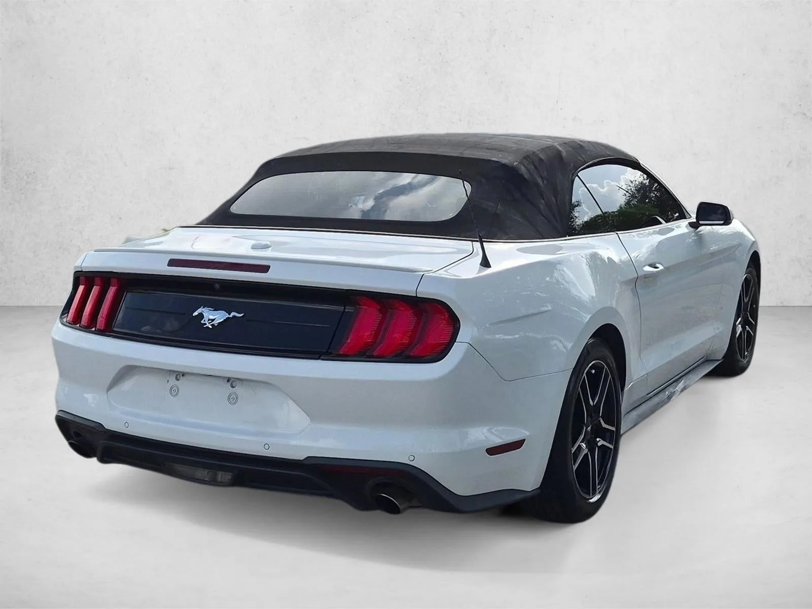 2019 Ford Mustang EcoBoost Premium Convertible photo 5