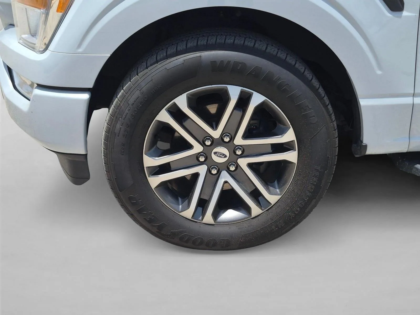 2022 Ford F-150 XL photo 9