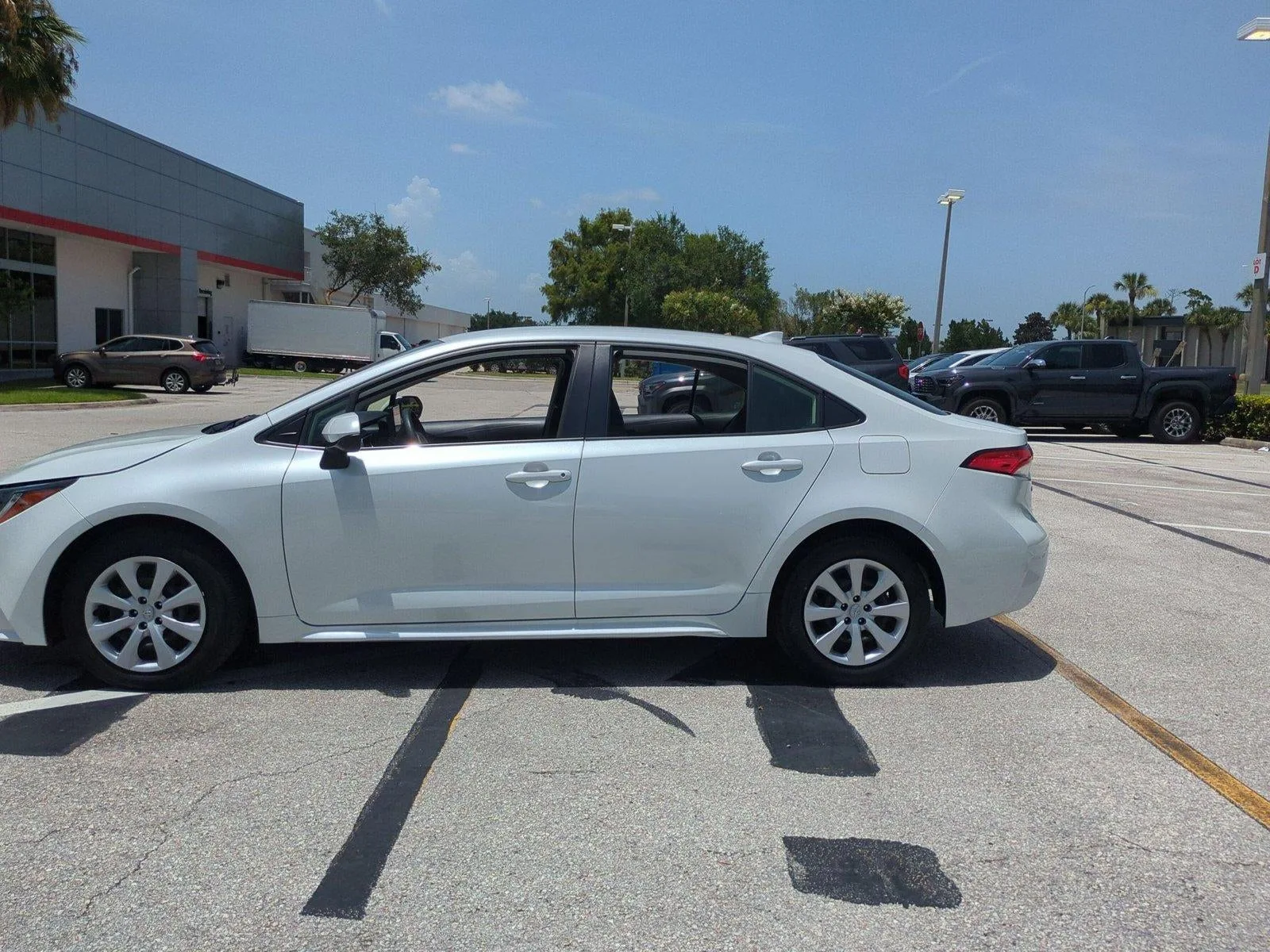 2024 Toyota Corolla LE CVT (Natl) photo 9