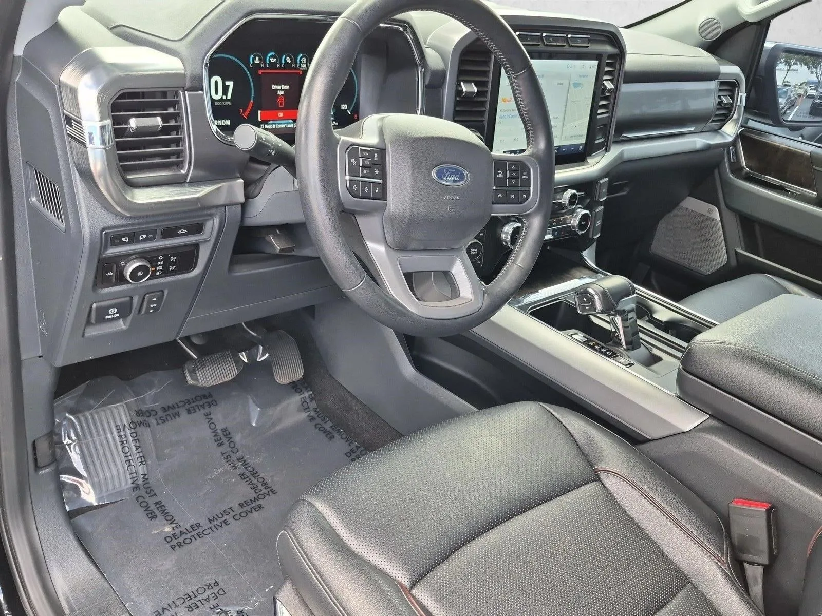 2023 Ford F-150 LARIAT photo 10