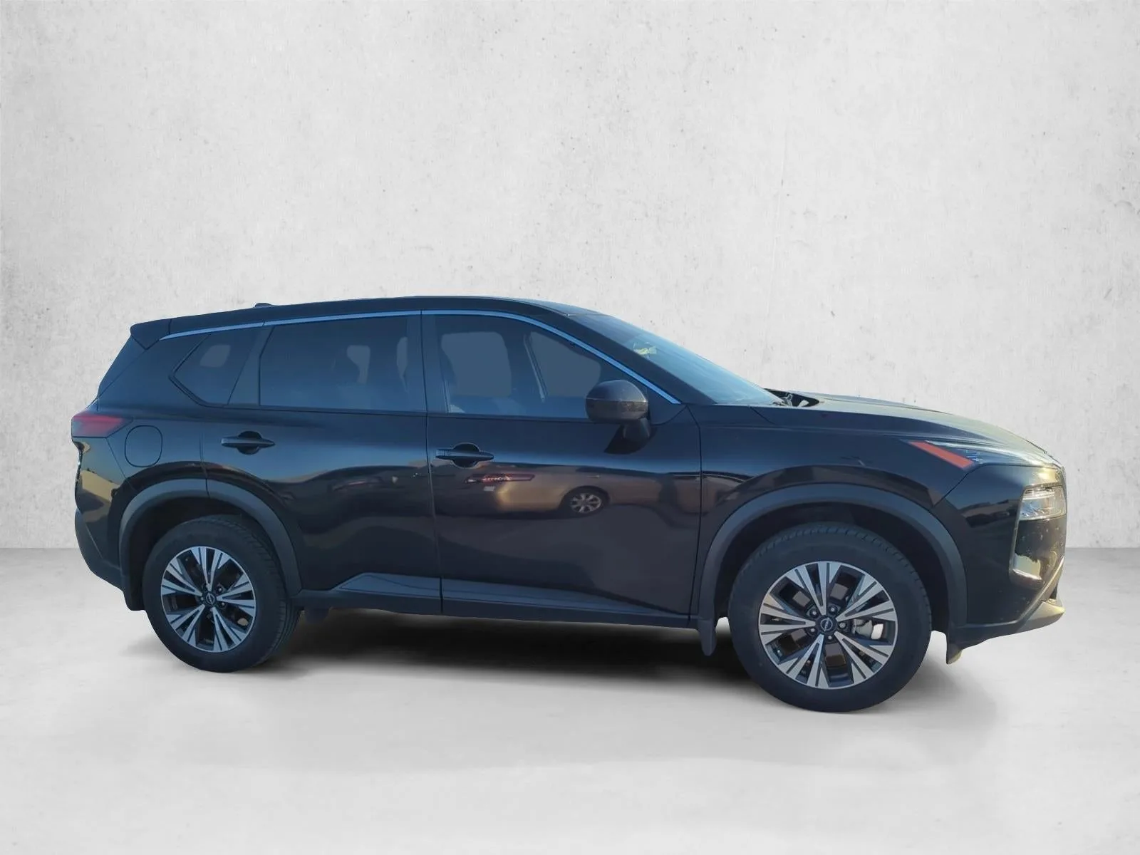 2023 Nissan Rogue FWD SV photo 4