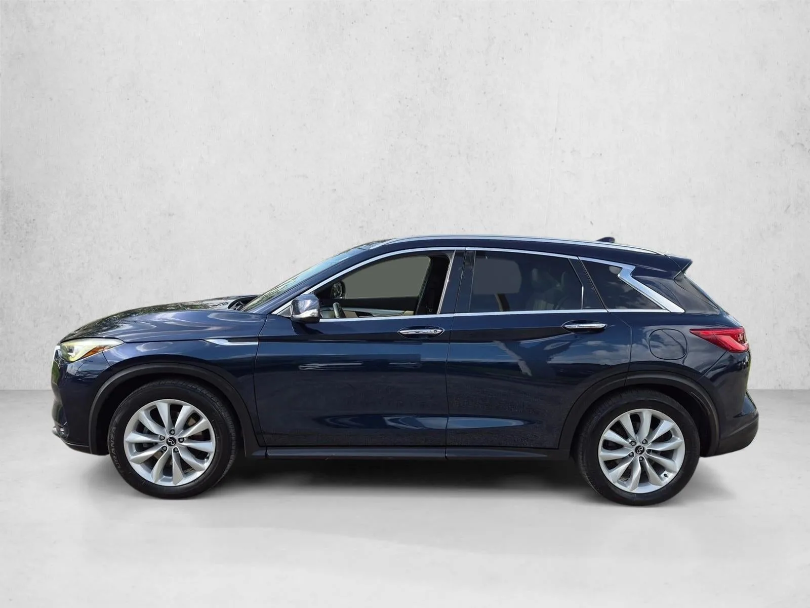 2019 INFINITI QX50 ESSENTIAL FWD photo 8