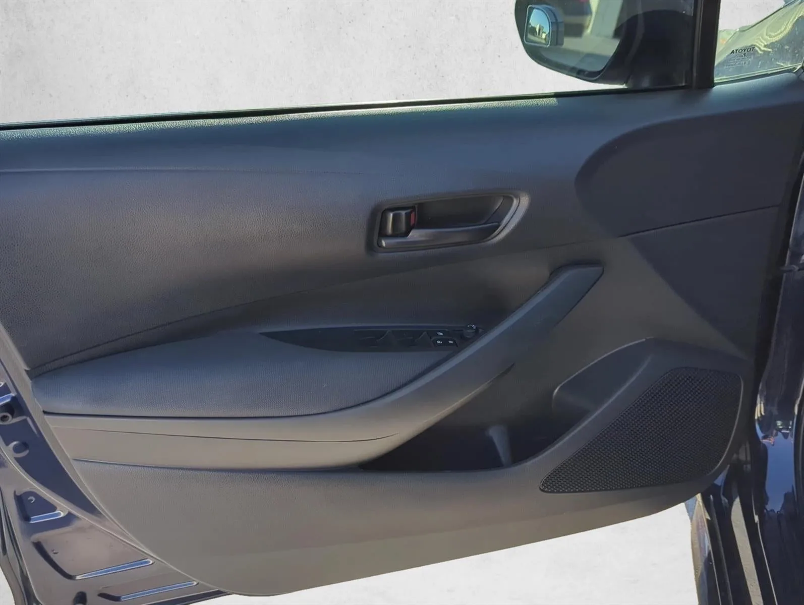 2023 Toyota Corolla LE CVT (Natl) photo 7
