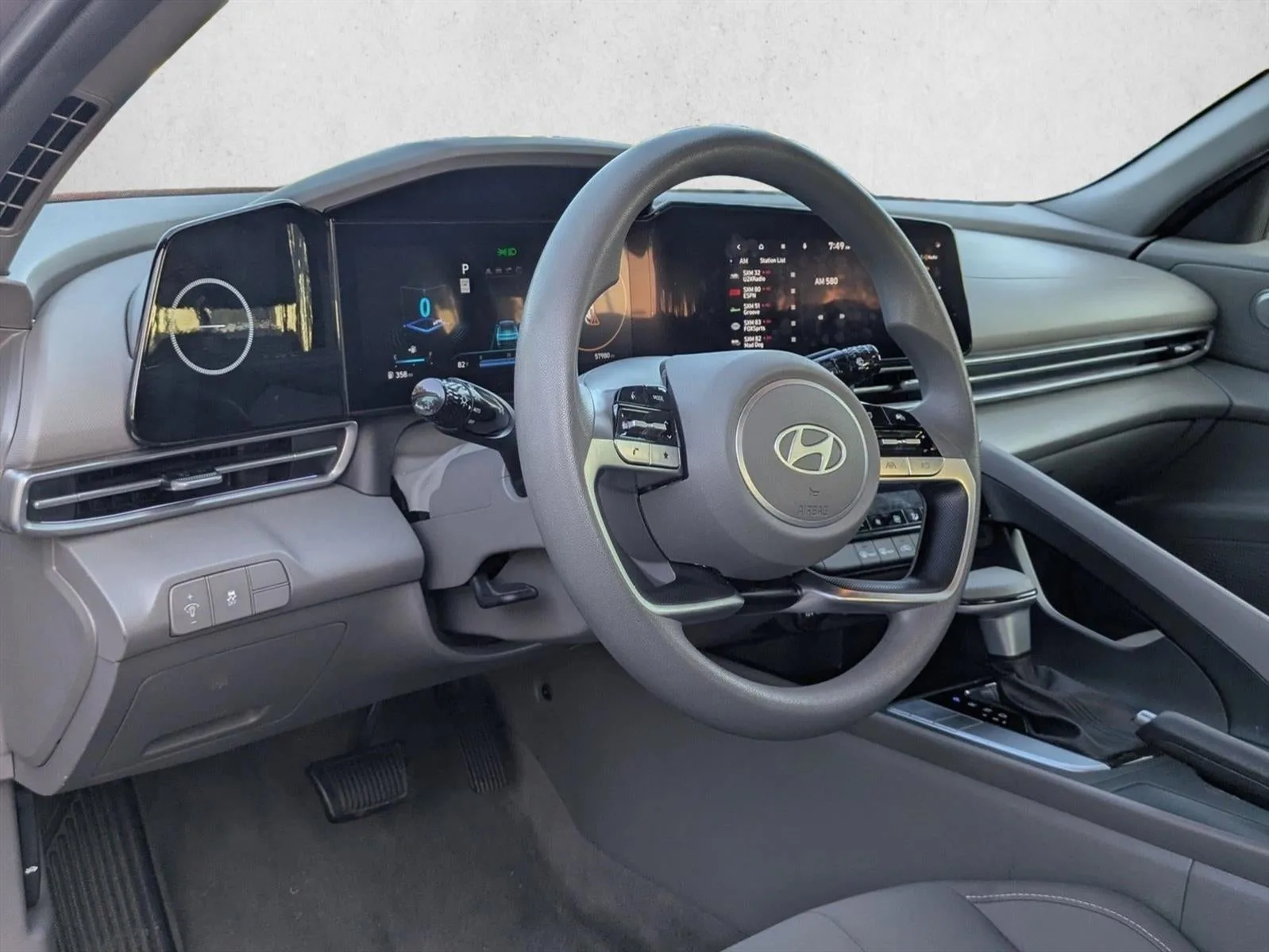 2024 Hyundai ELANTRA SEL IVT photo 3