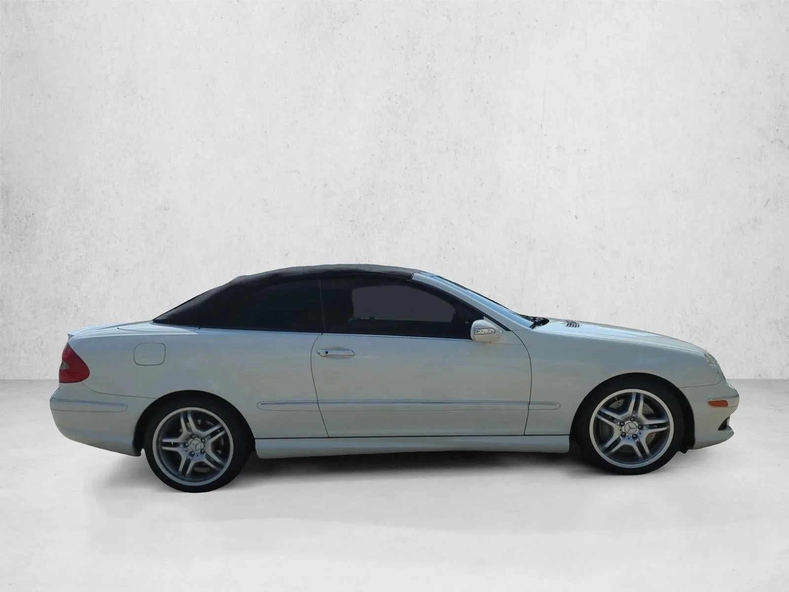 2009 Mercedes-Benz CLK-Class CLK 550 Cabriolet photo 4