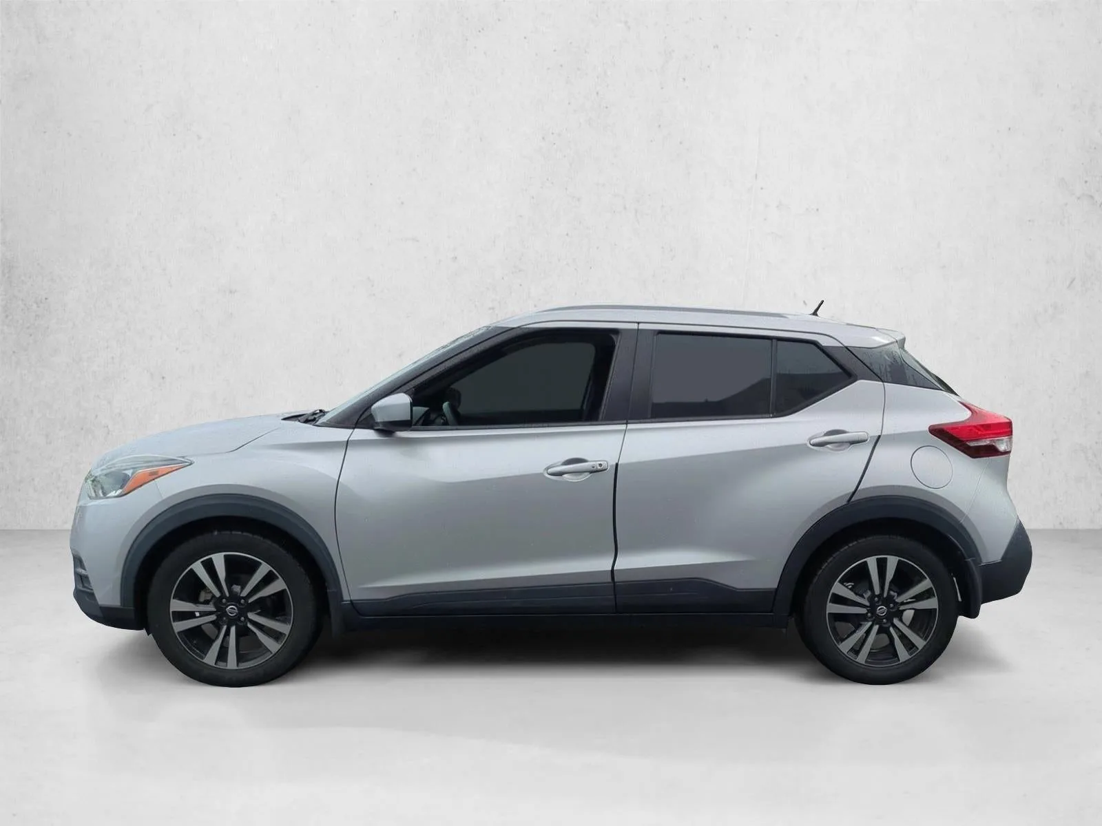 2020 Nissan Kicks SV FWD photo 8
