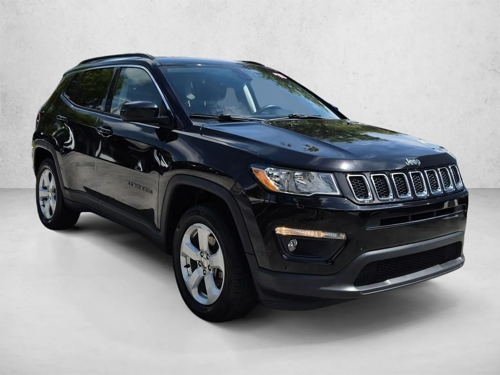 2018 Jeep Compass Latitude 4x4 photo 3