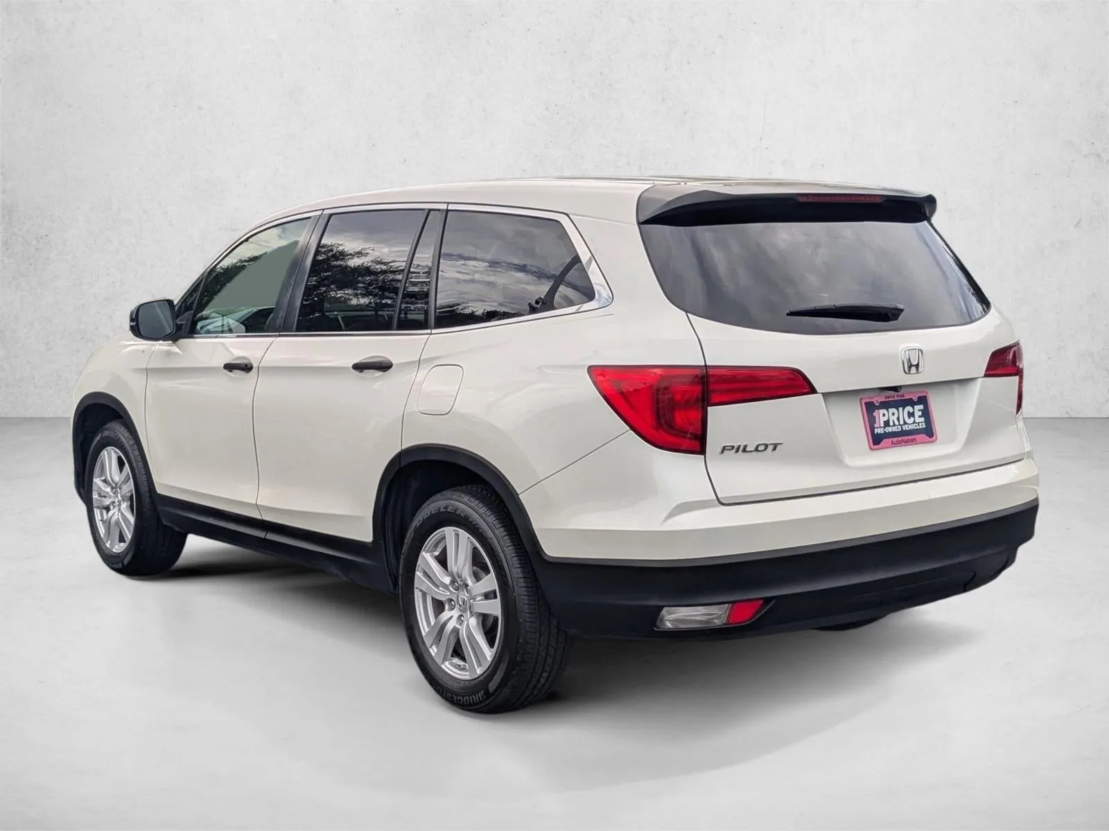 2017 Honda Pilot LX 2WD photo 8