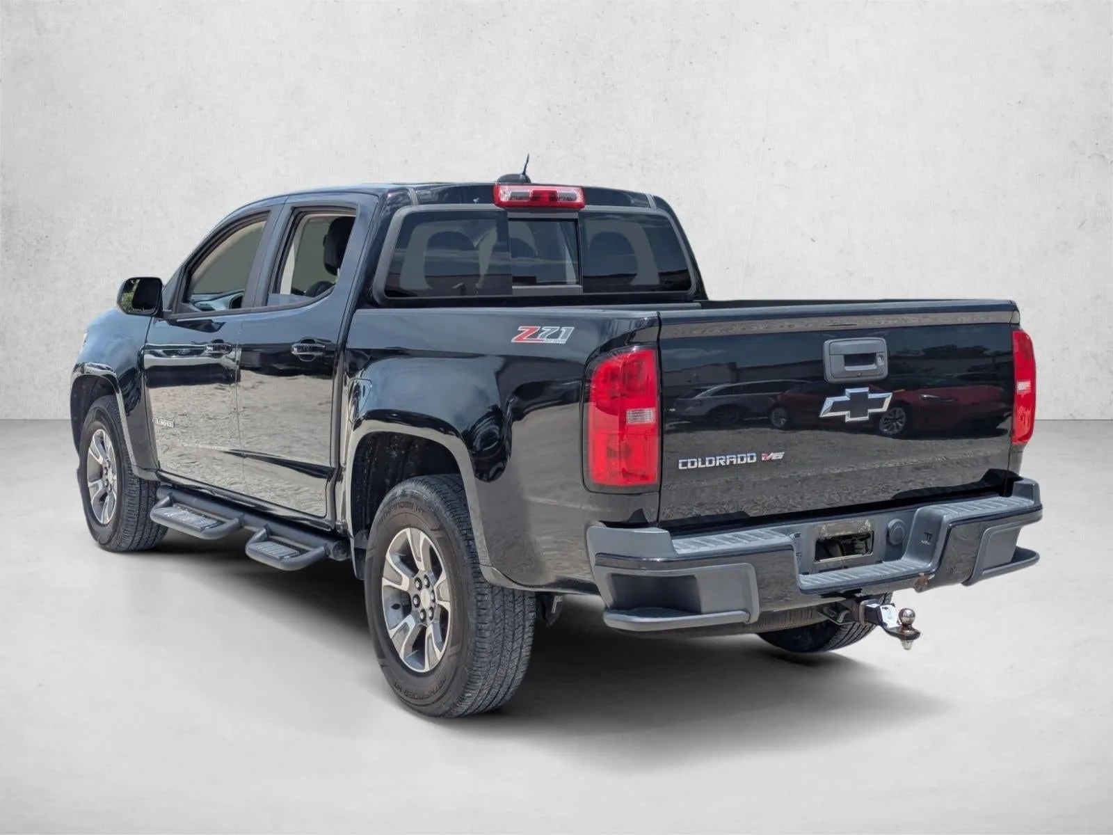 2017 Chevrolet Colorado Crew Cab Short Box 4-Wheel Drive Z71 photo 7