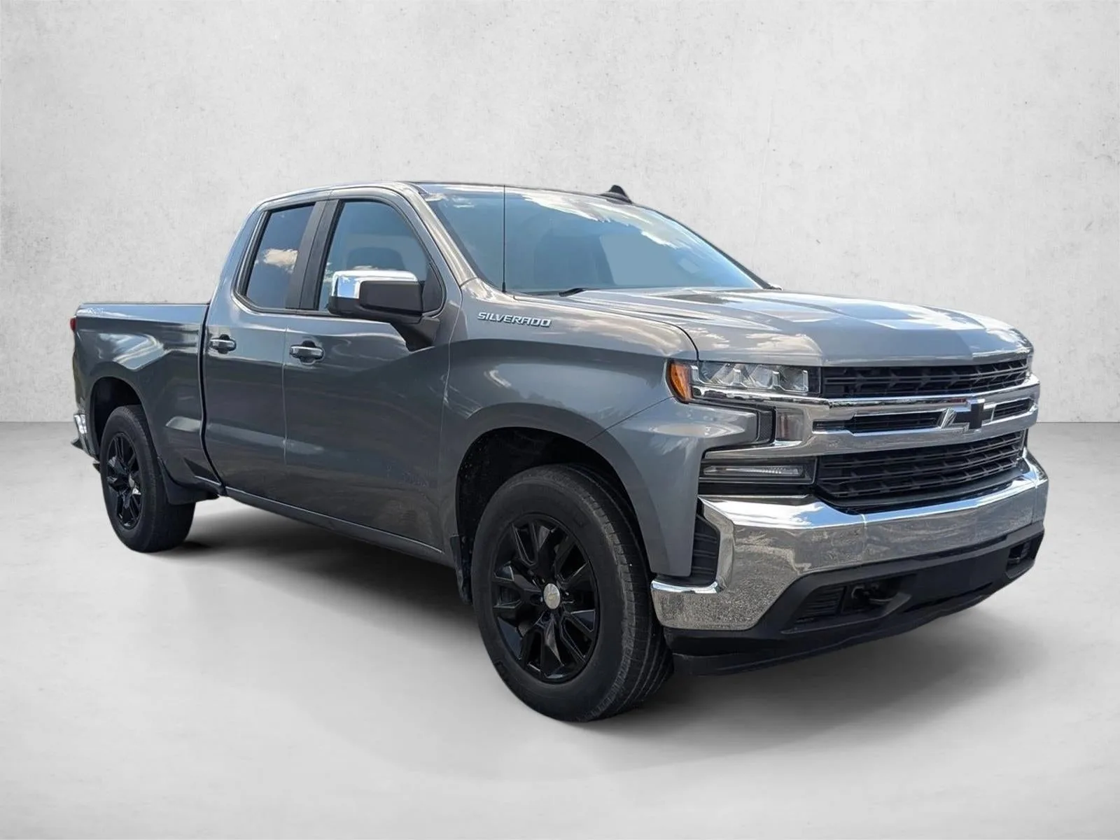 2019 Chevrolet Silverado 1500 LT photo 3