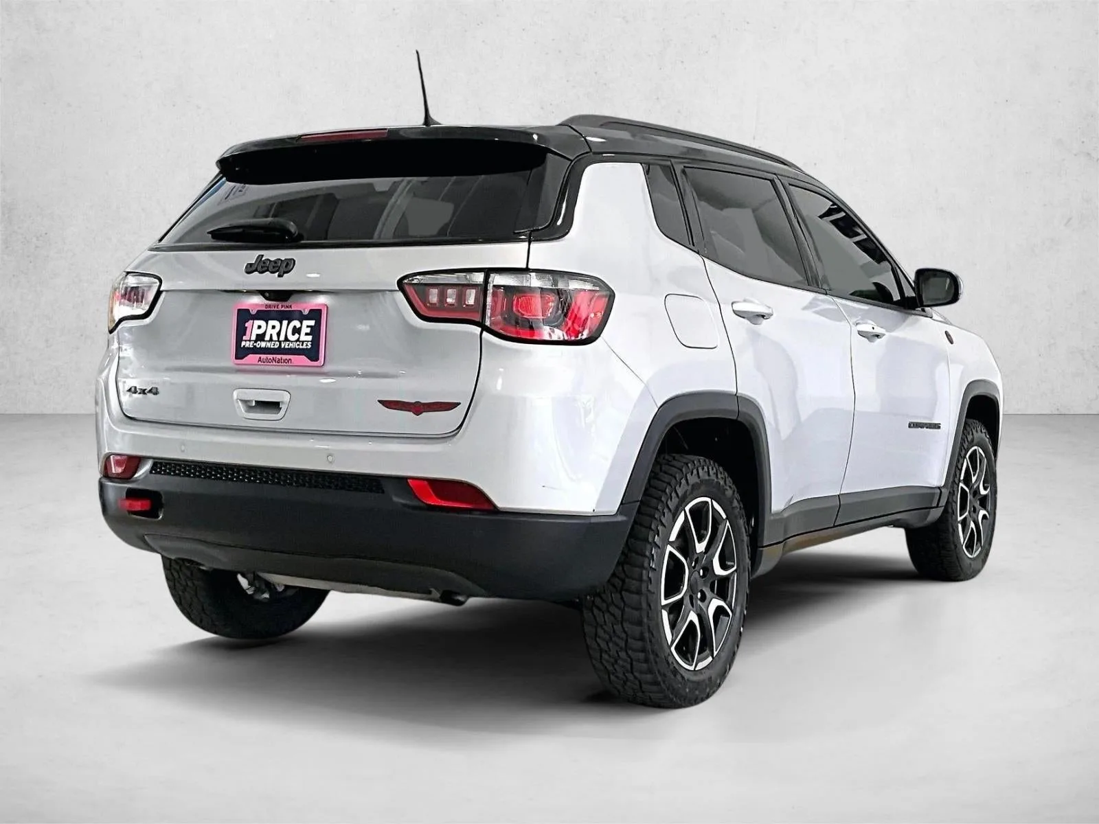 2024 Jeep Compass Trailhawk 4x4 photo 2