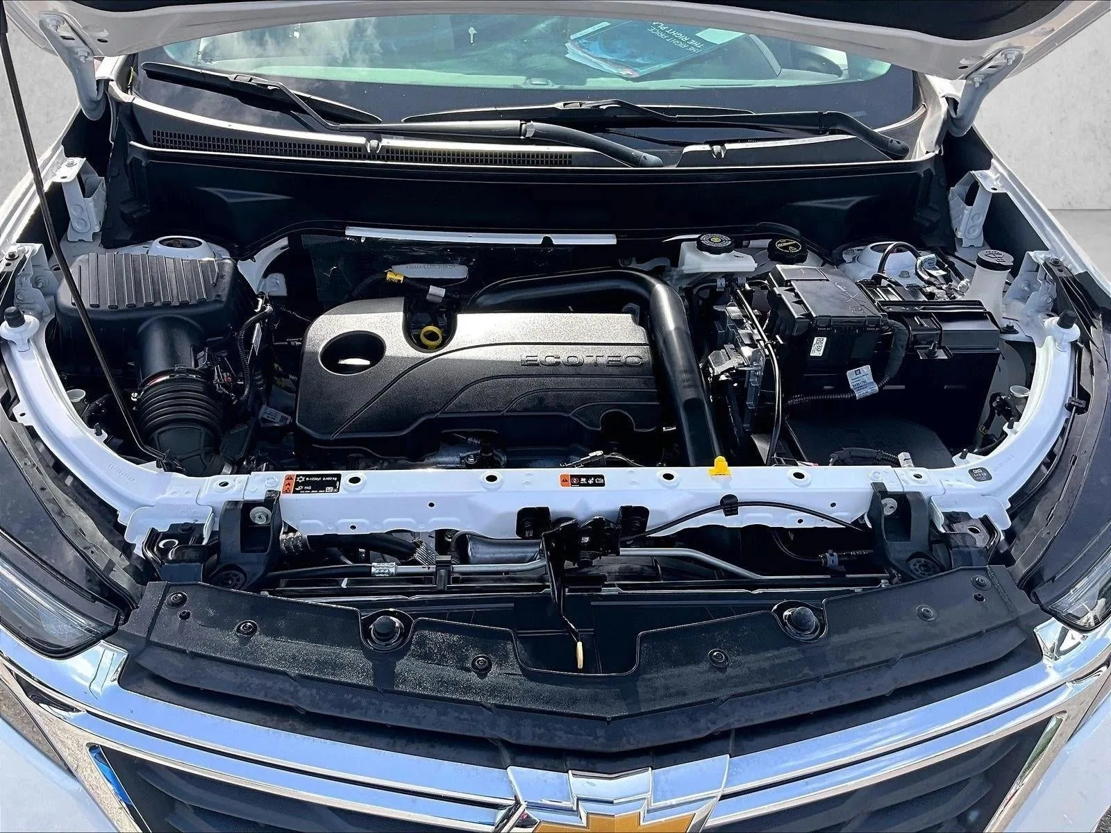 2024 Chevrolet Equinox LS photo 11
