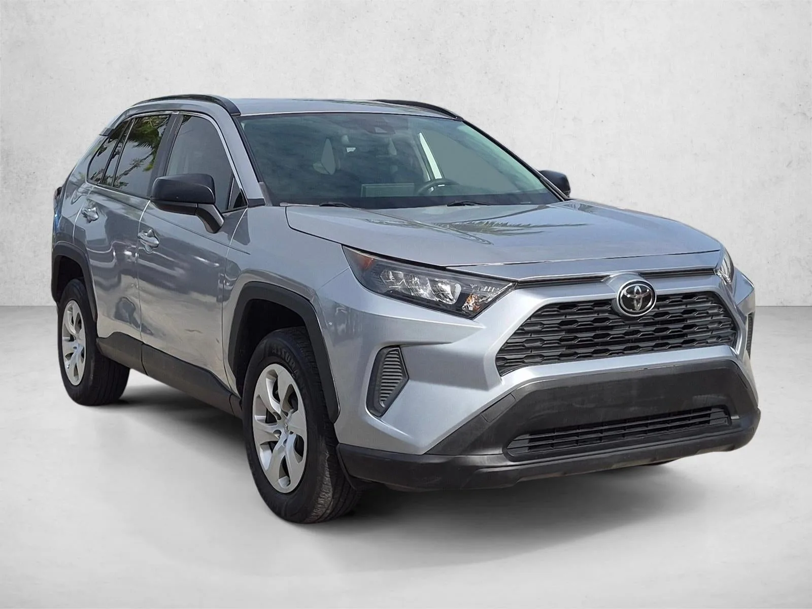 2020 Toyota RAV4 LE AWD (Natl) photo 3