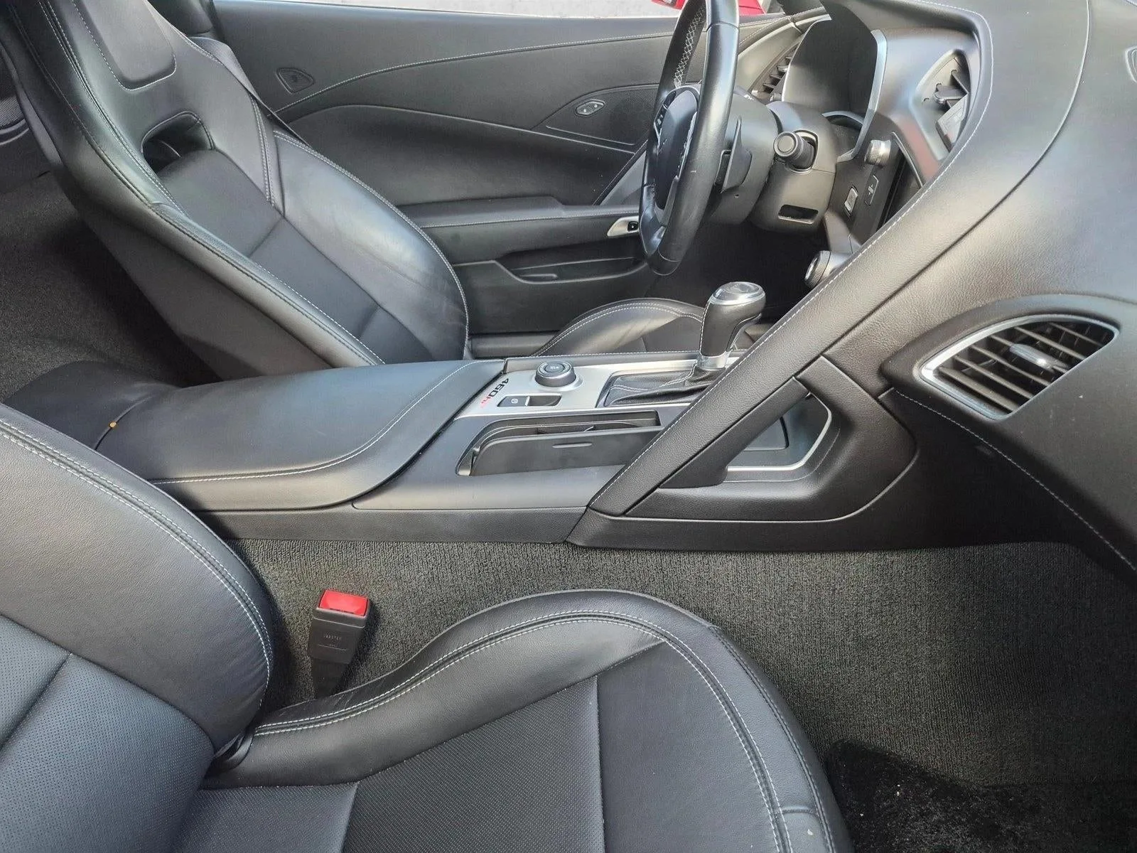 2017 Chevrolet Corvette Stingray 1LT photo 12