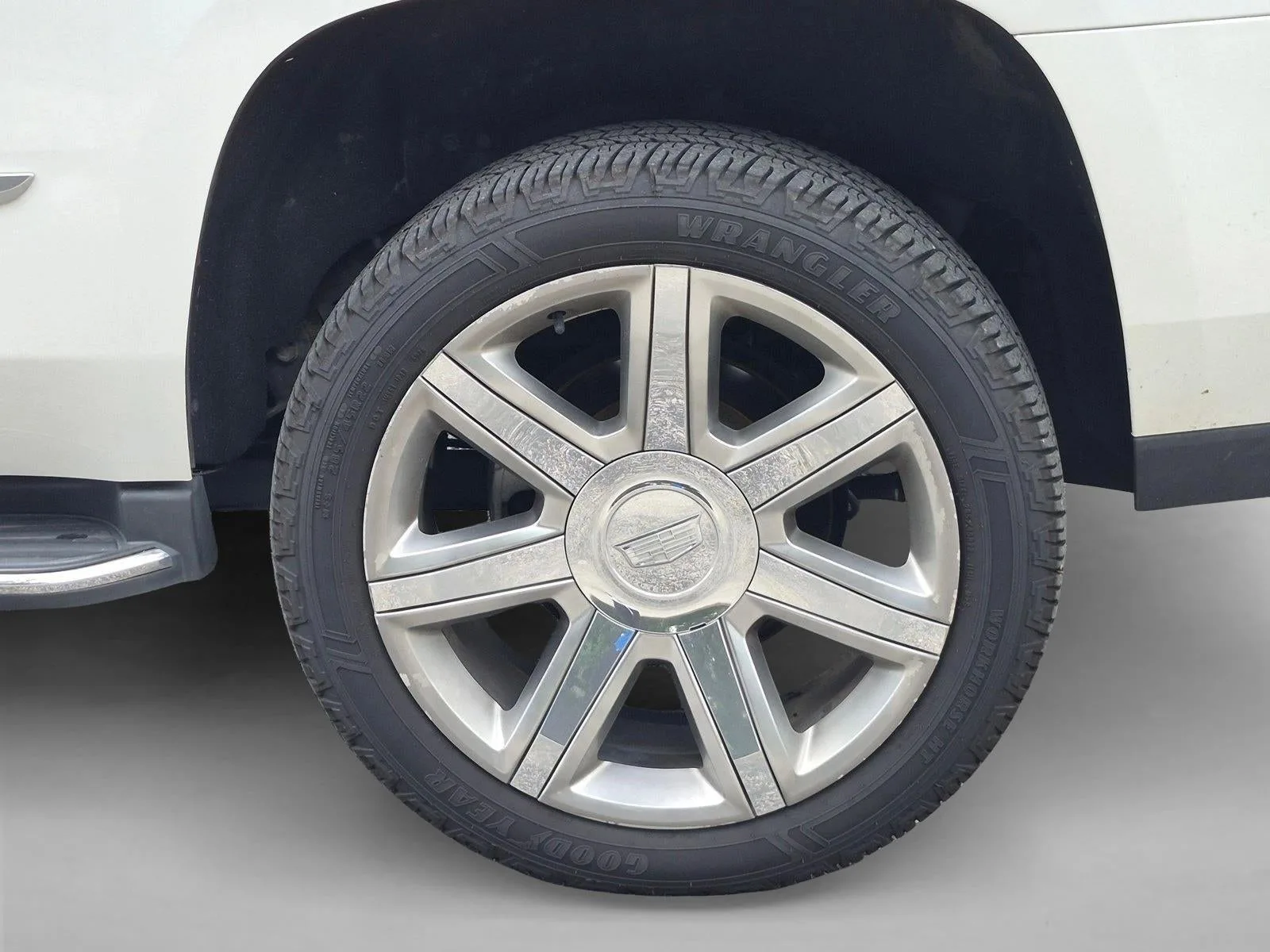 2018 Cadillac Escalade 4WD Luxury photo 6