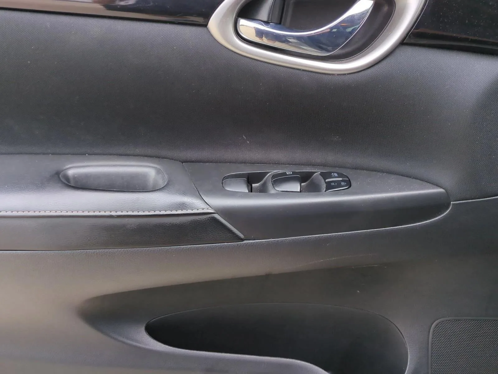 2019 Nissan Sentra SV CVT photo 11