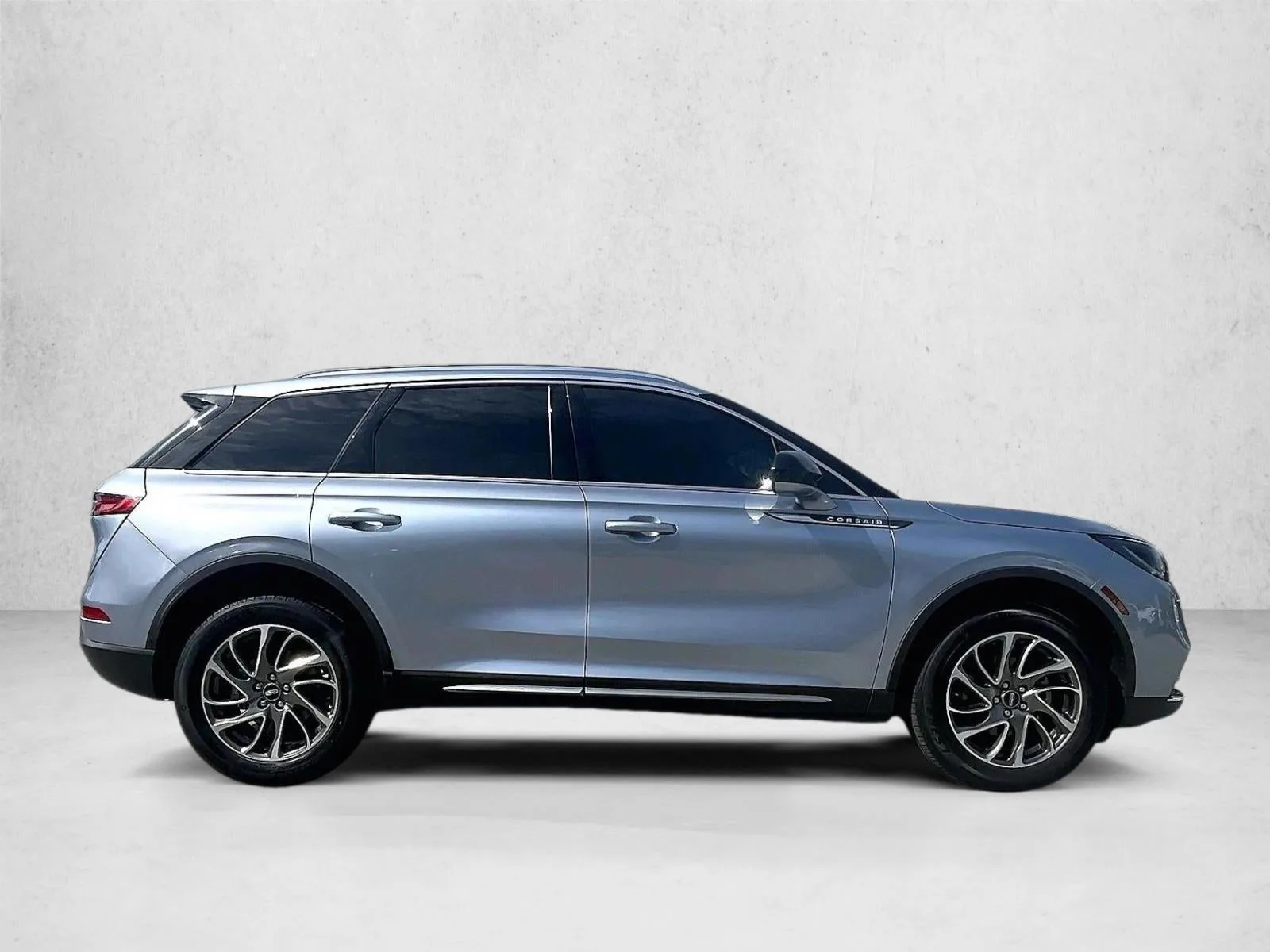 2022 Lincoln Corsair Standard photo 5