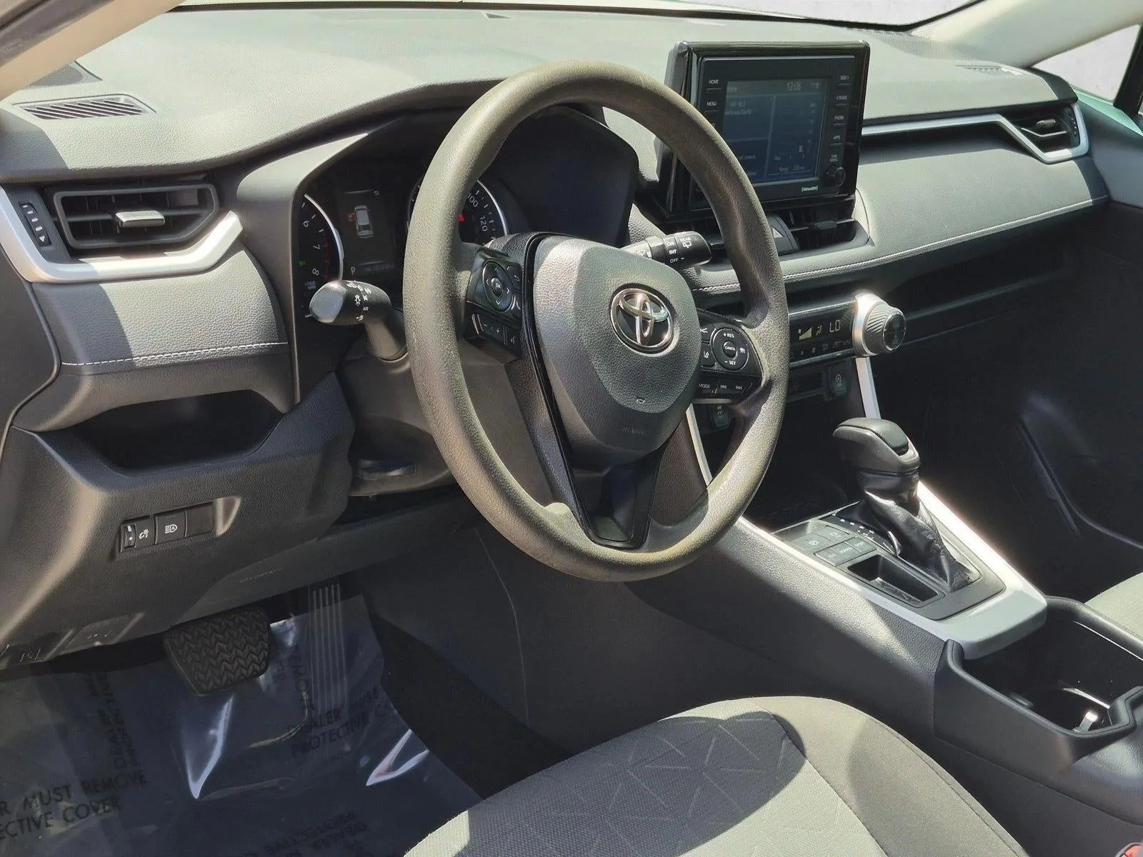 2022 Toyota RAV4 XLE FWD (GS) photo 9