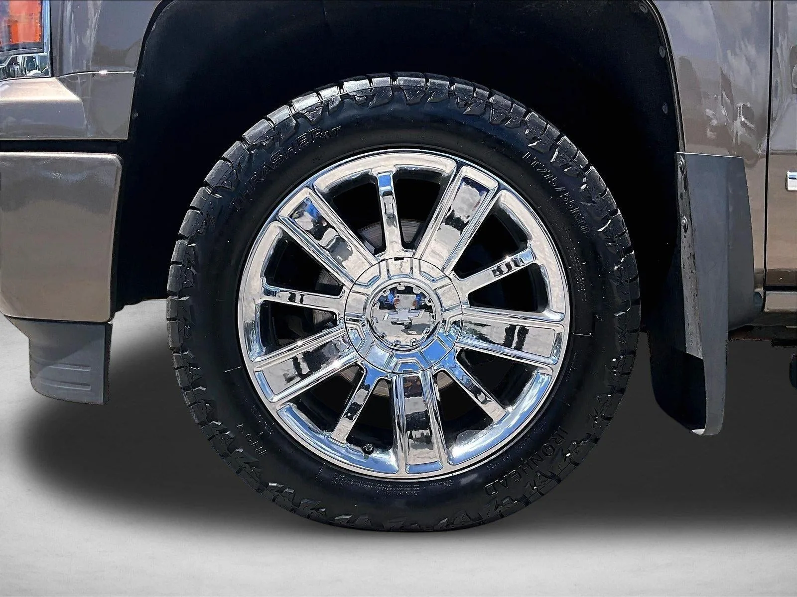 2014 Chevrolet Silverado 1500 High Country photo 8