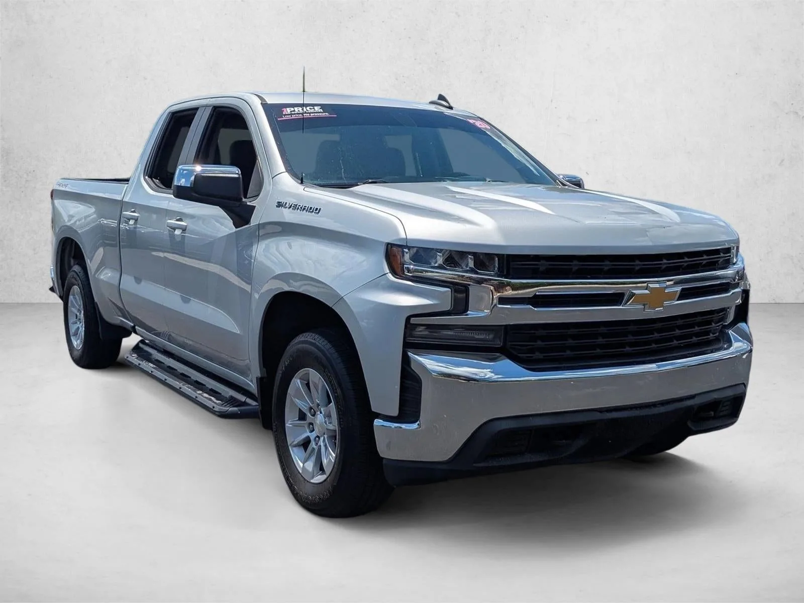 2020 Chevrolet Silverado 1500 LT photo 3
