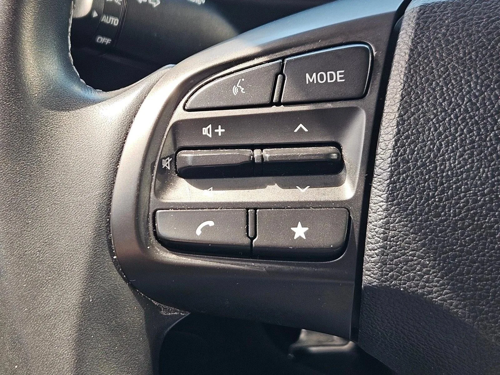2023 Hyundai VENUE SEL IVT photo 11