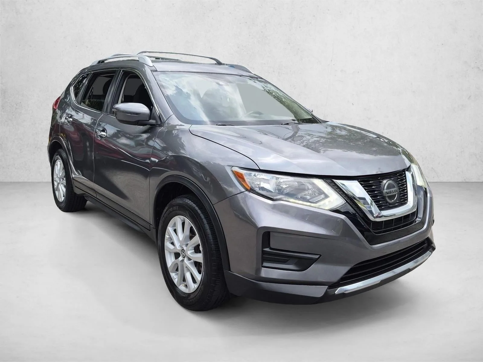 2020 Nissan Rogue FWD SV photo 3