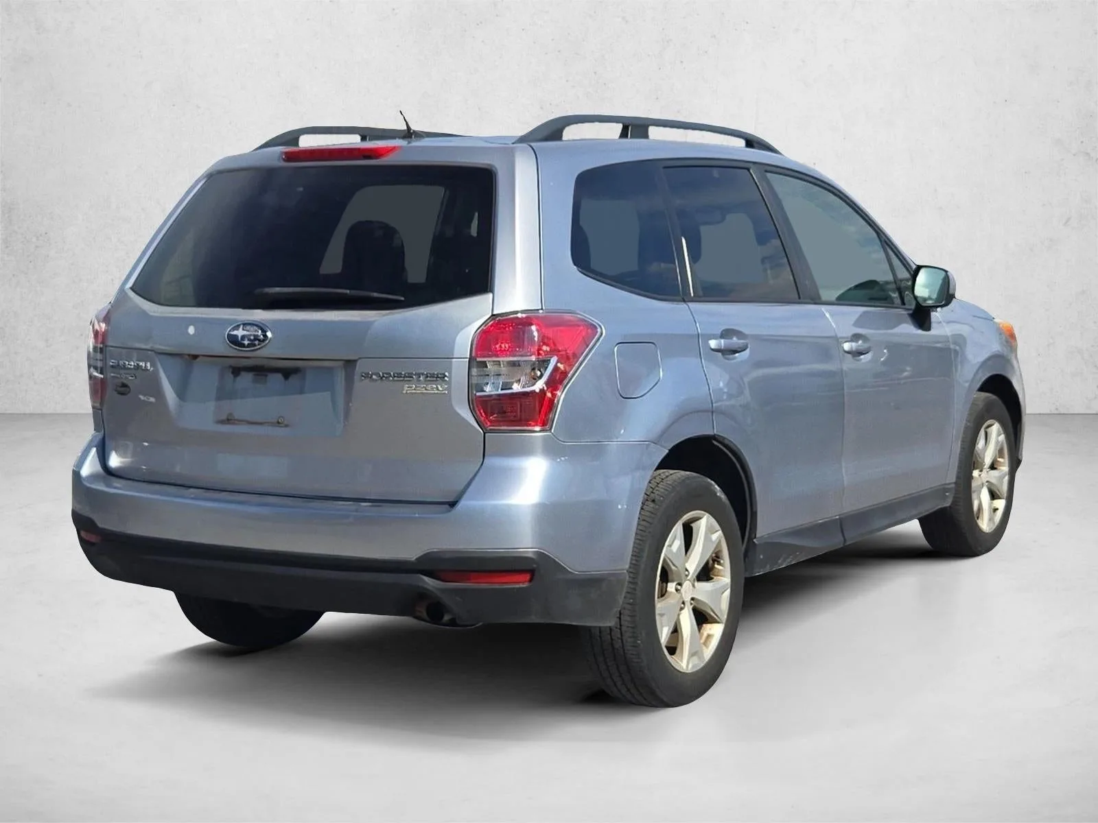 2015 Subaru Forester 2.5i Premium photo 5