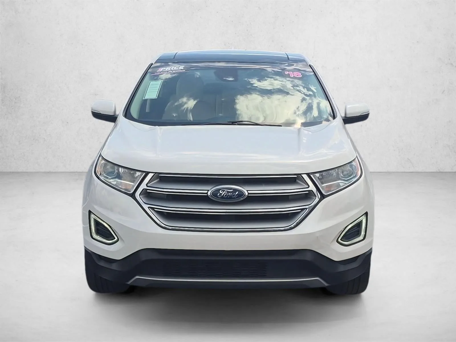2018 Ford Edge Titanium photo 2