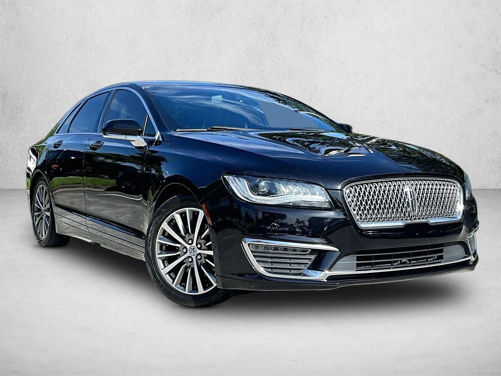 2020 Lincoln MKZ Standard FWD photo 12