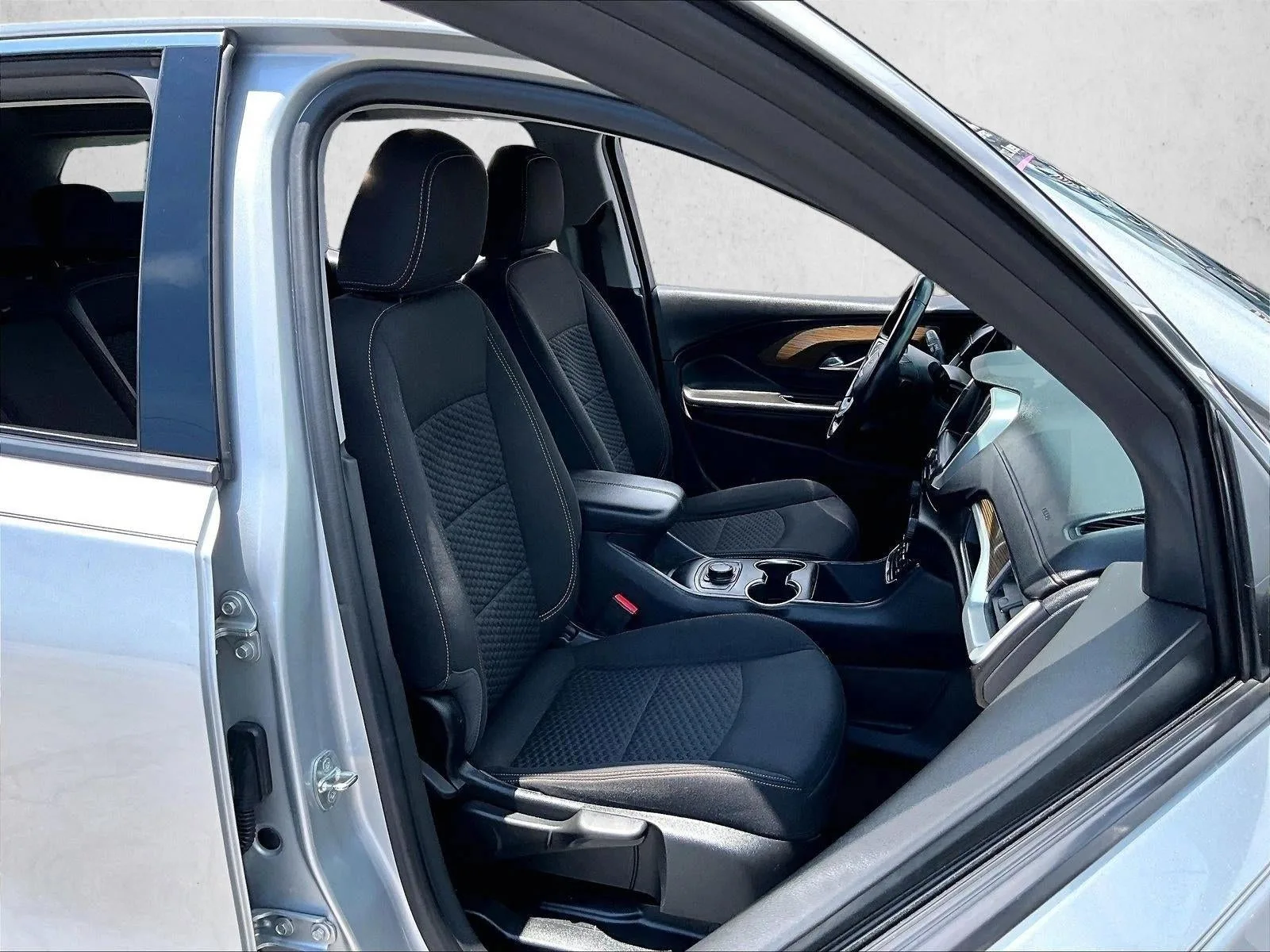 2020 GMC Terrain SLE photo 9