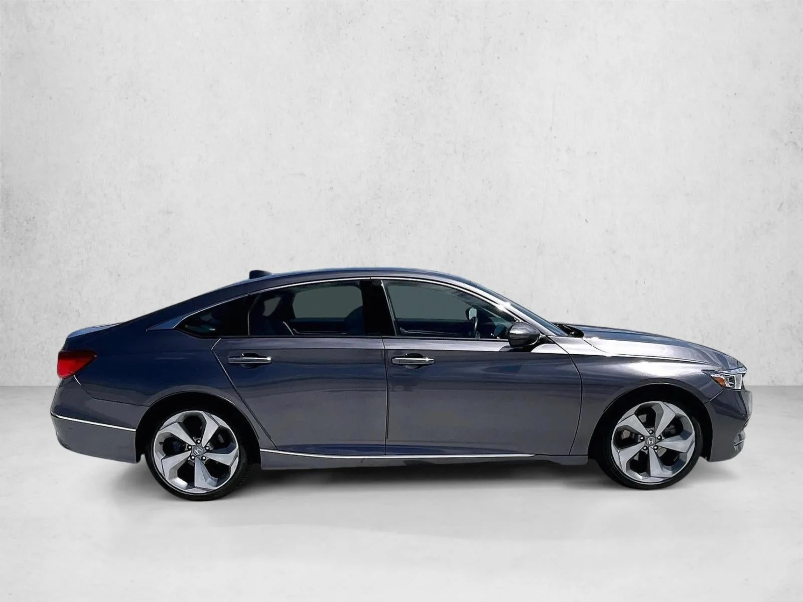 2019 Honda Accord Sedan Touring 2.0T photo 5