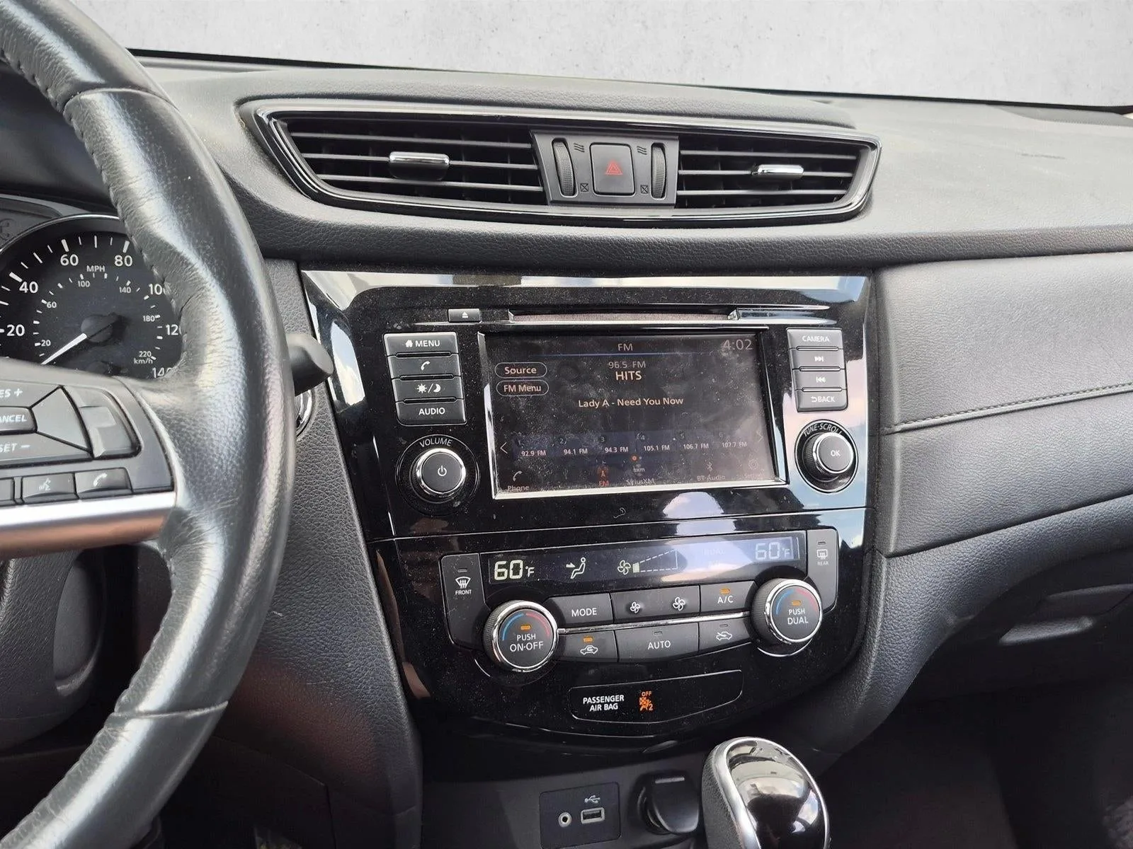 2018 Nissan Rogue FWD SV photo 9
