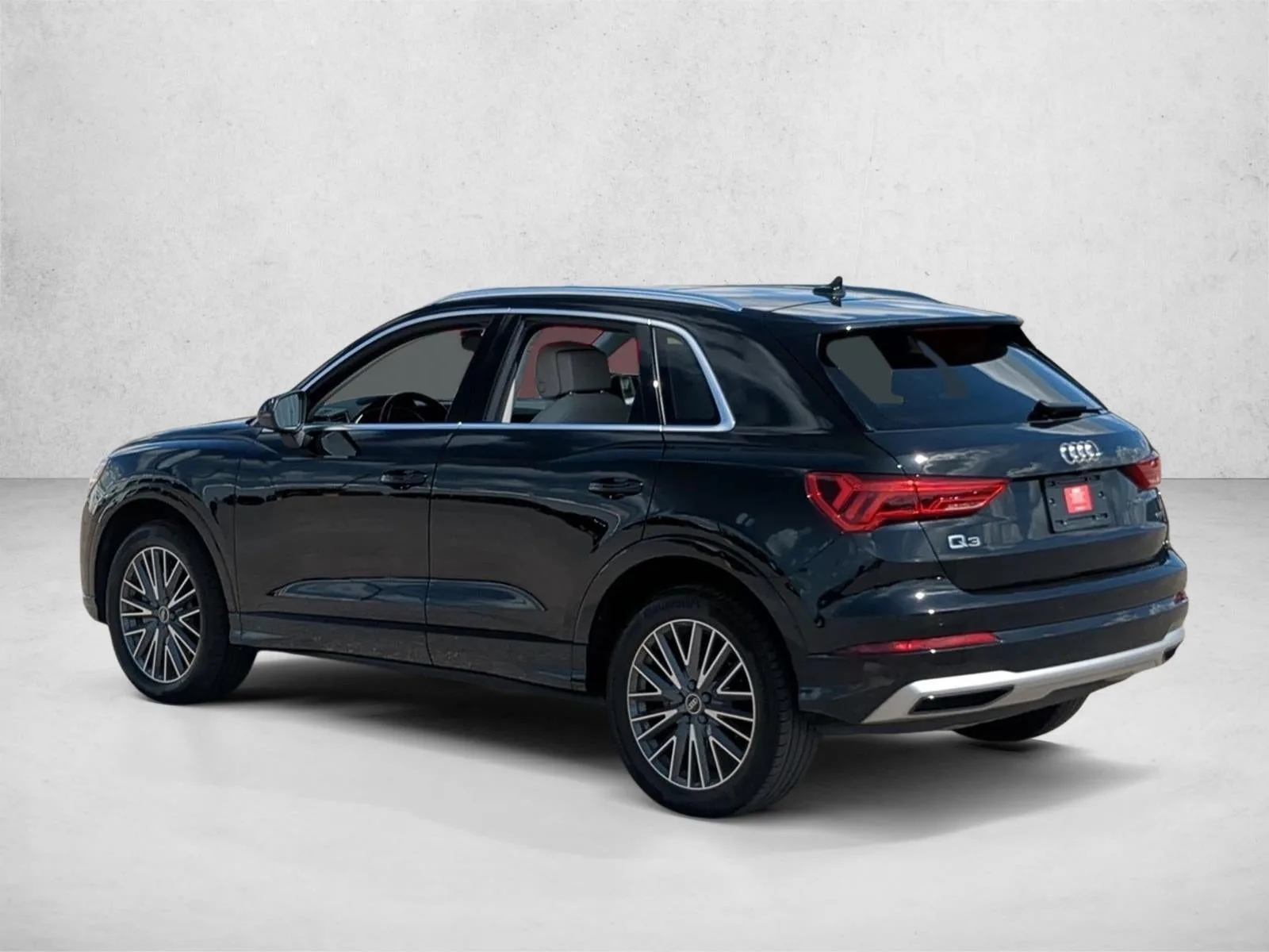 2022 Audi Q3 Premium 40 TFSI quattro photo 8