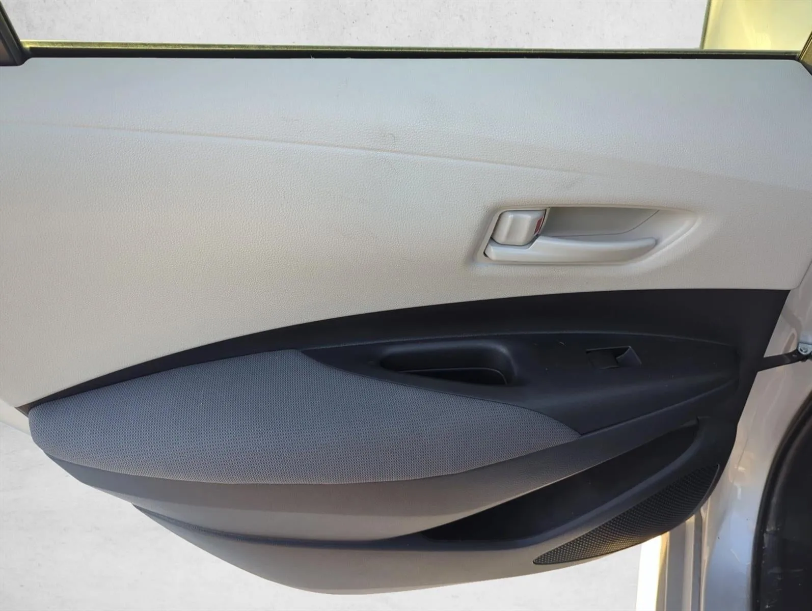 2025 Toyota Corolla LE CVT (Natl) photo 8