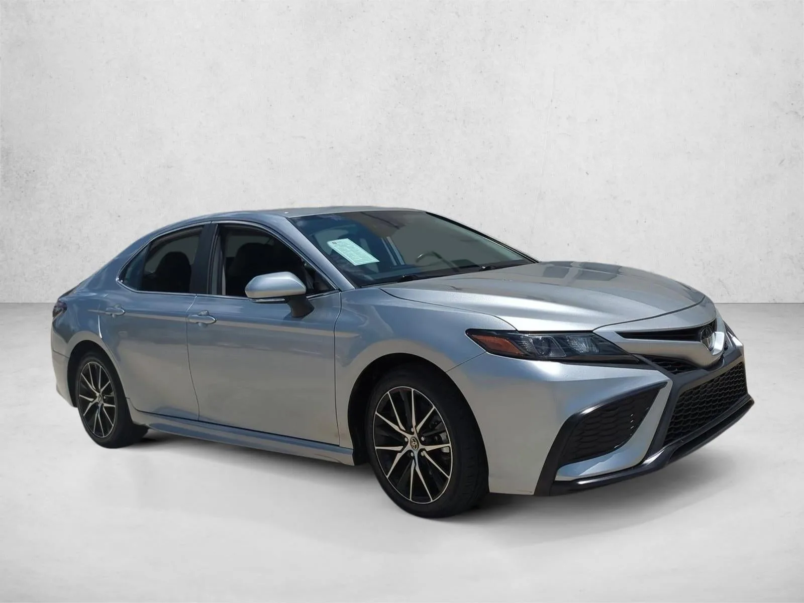 2023 Toyota Camry SE Auto (SE) photo 3