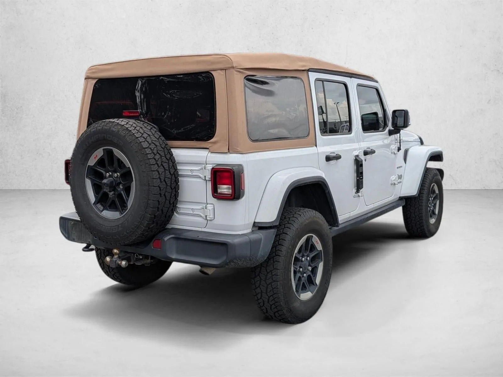 2018 Jeep Wrangler Unlimited Sahara 4x4 photo 6
