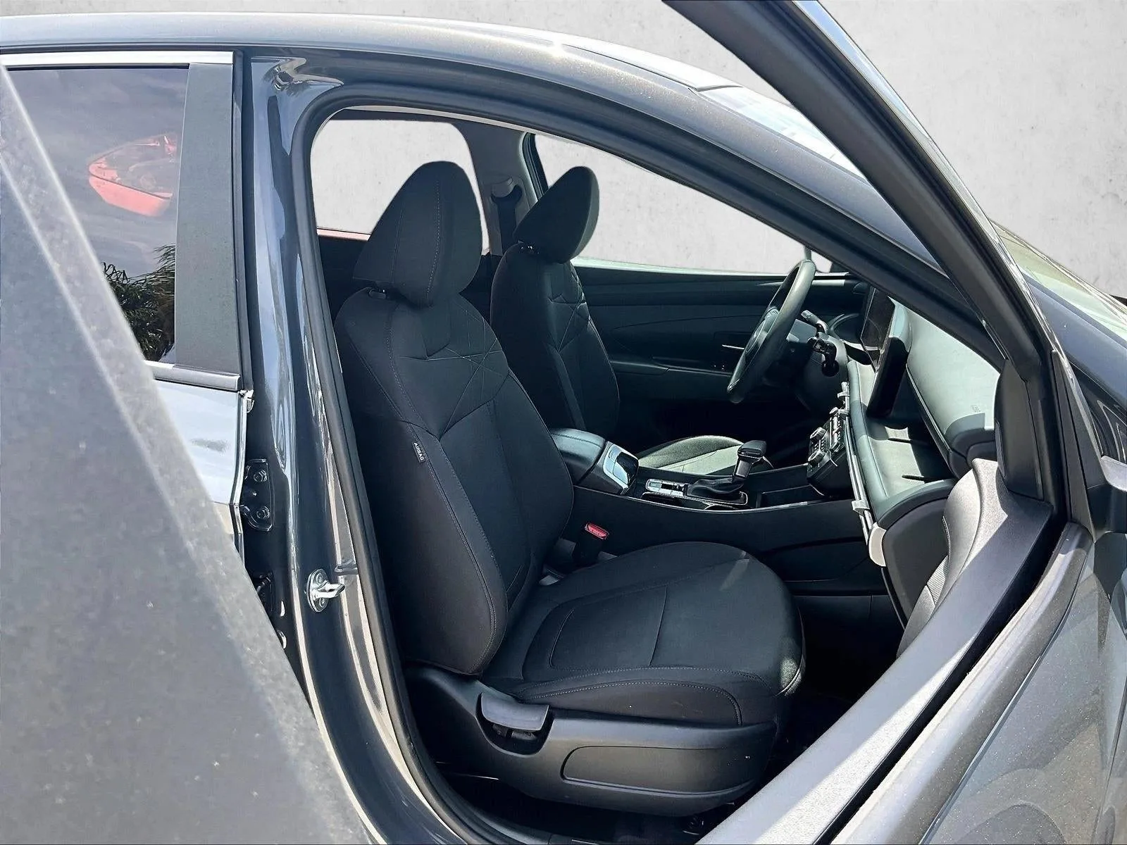 2025 Hyundai Tucson SE photo 9