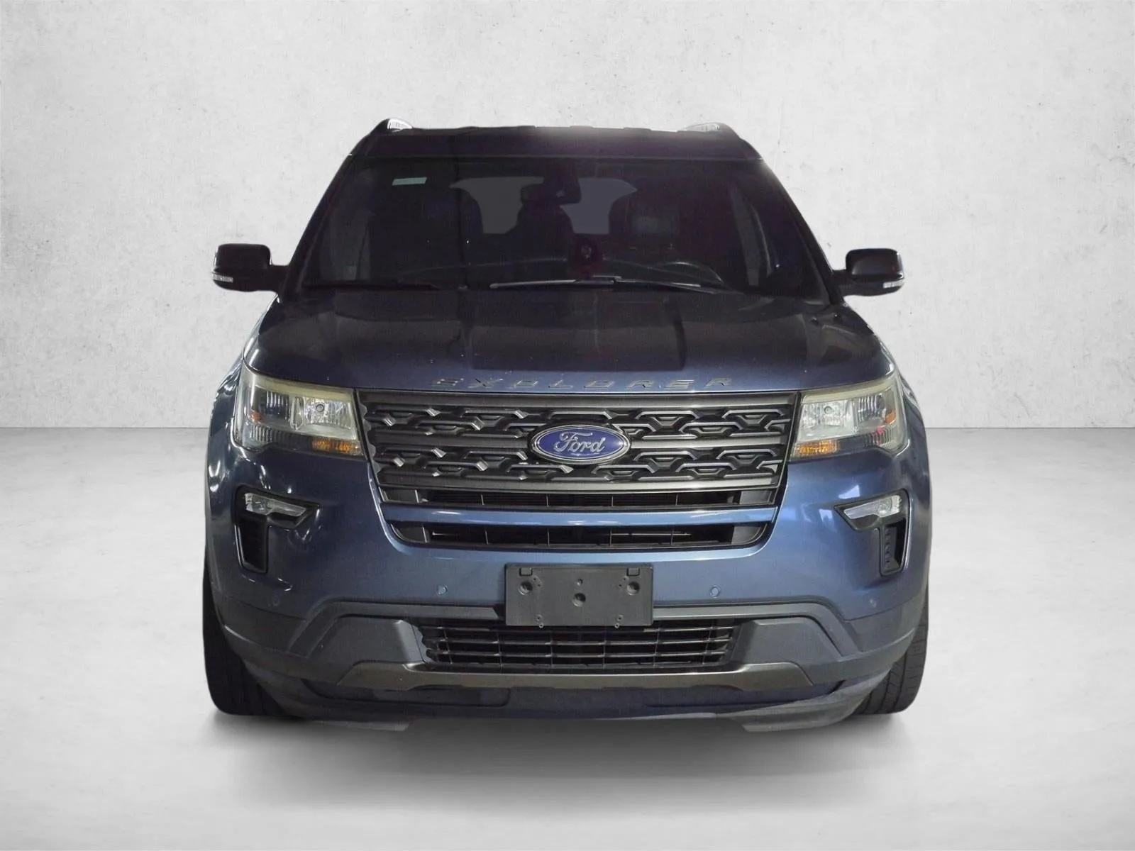 2018 Ford Explorer XLT photo 2