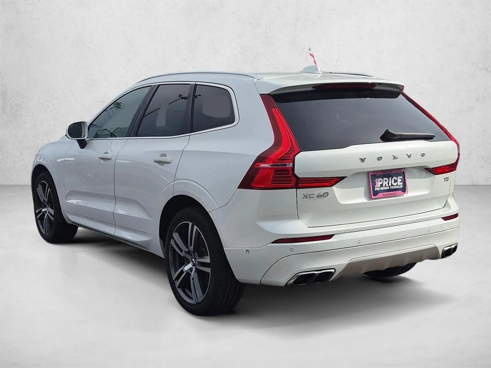 2019 Volvo XC60 T5 Momentum photo 8