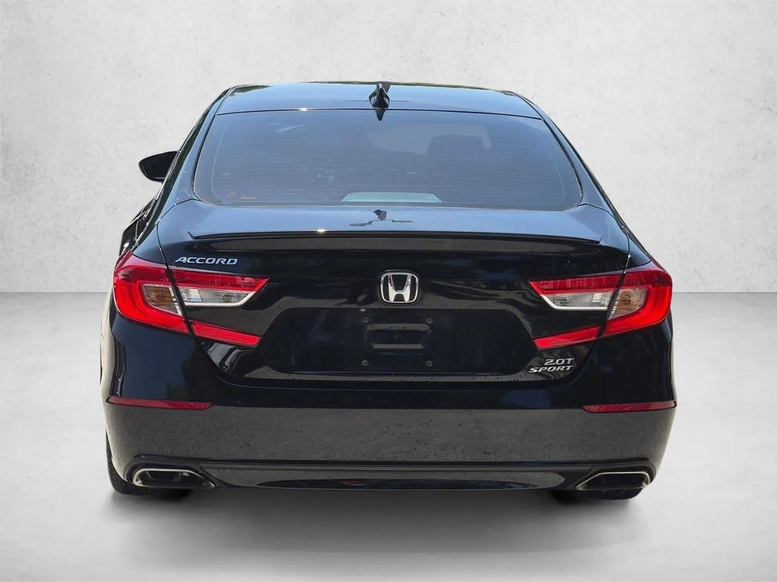 2018 Honda Accord Sport 2.0T photo 3