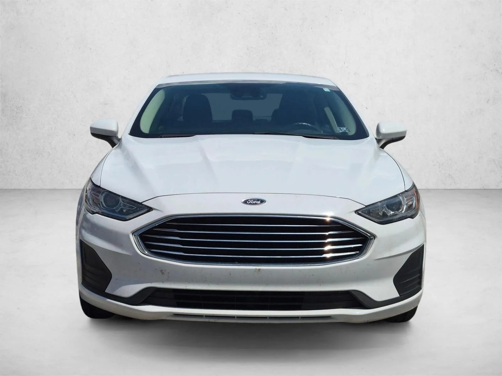 2019 Ford Fusion SE FWD photo 2