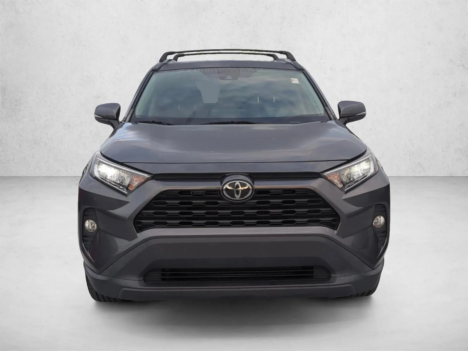 2021 Toyota RAV4 XLE FWD (GS) photo 2