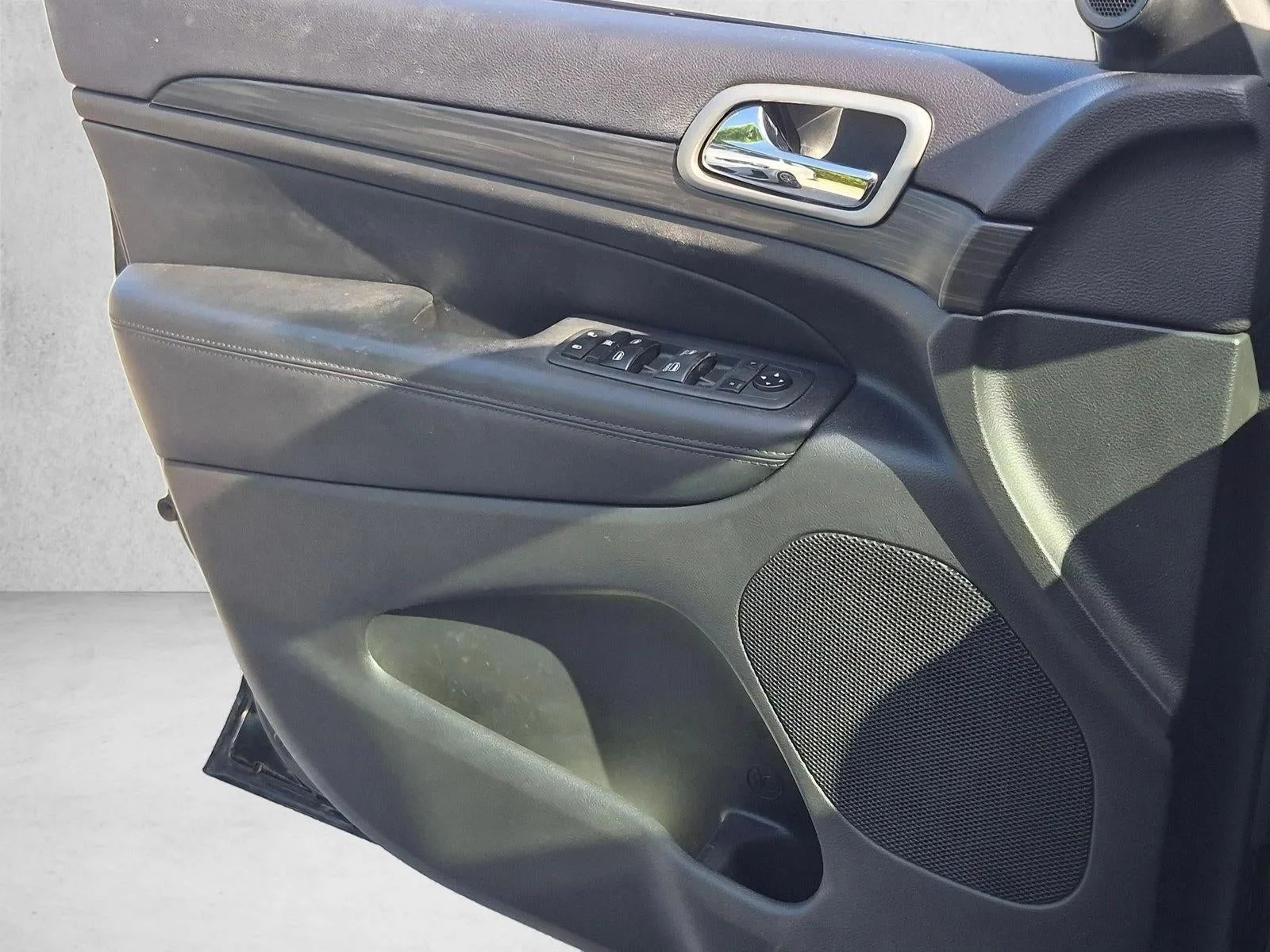 2019 Jeep Grand Cherokee Altitude 4x2 photo 9
