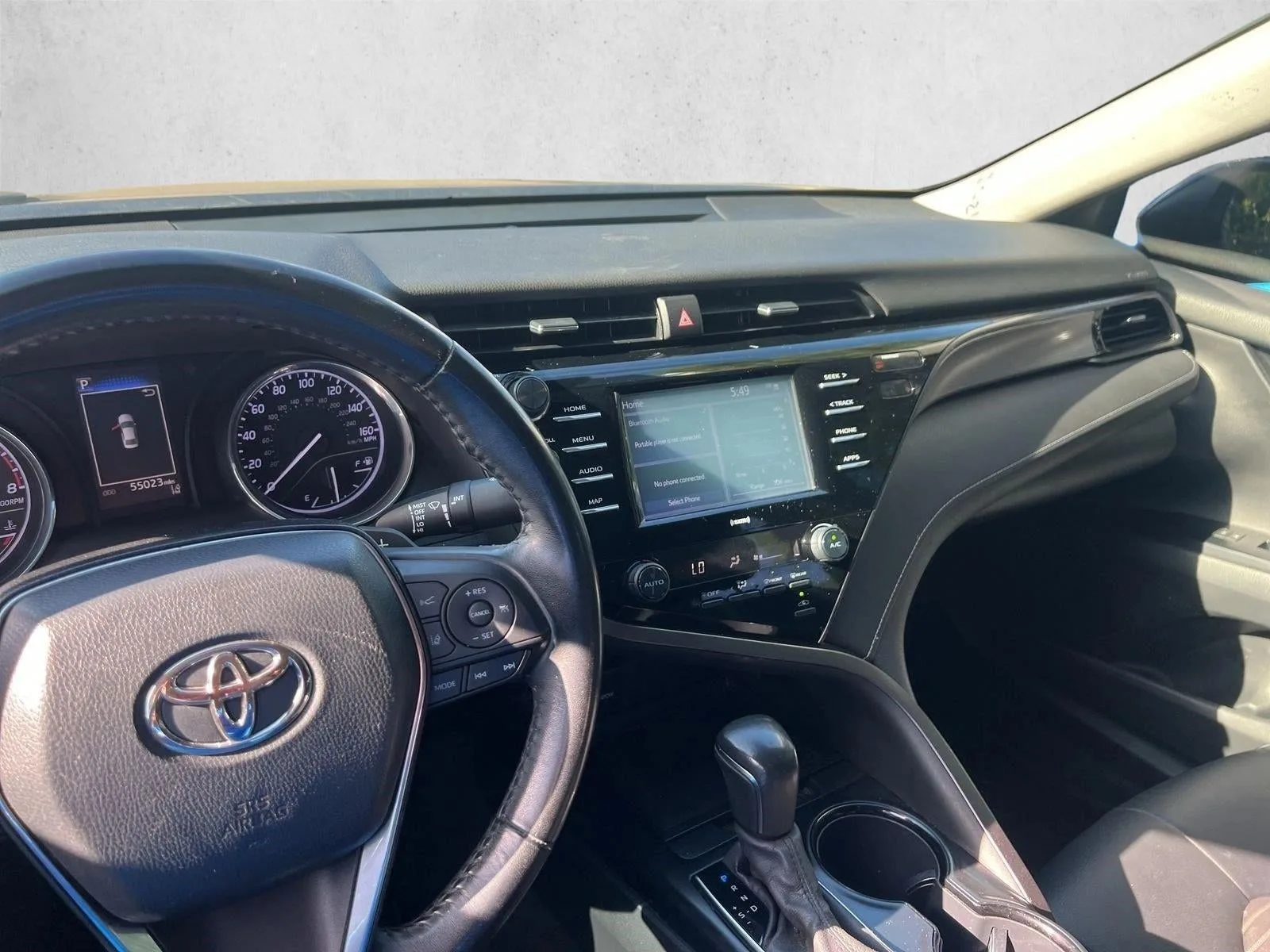 2020 Toyota Camry SE Nightshade Auto (Natl) photo 9