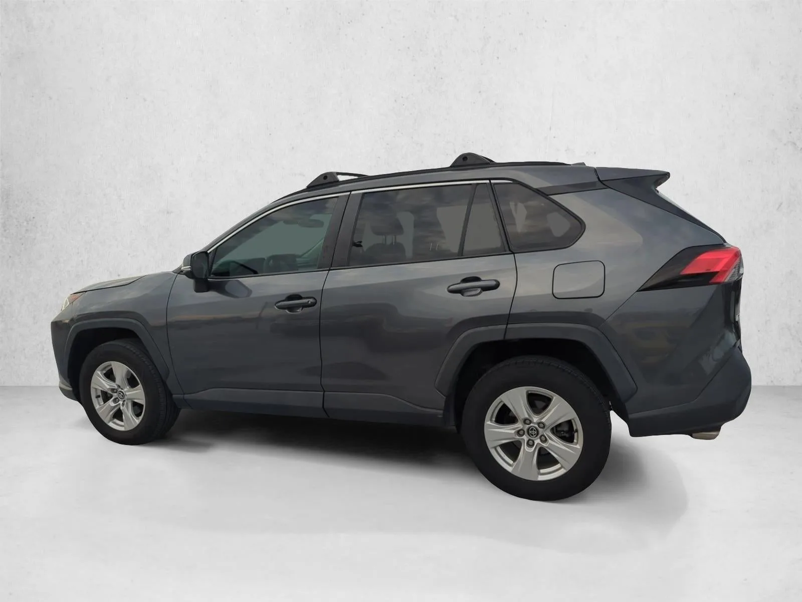 2021 Toyota RAV4 XLE FWD (GS) photo 6