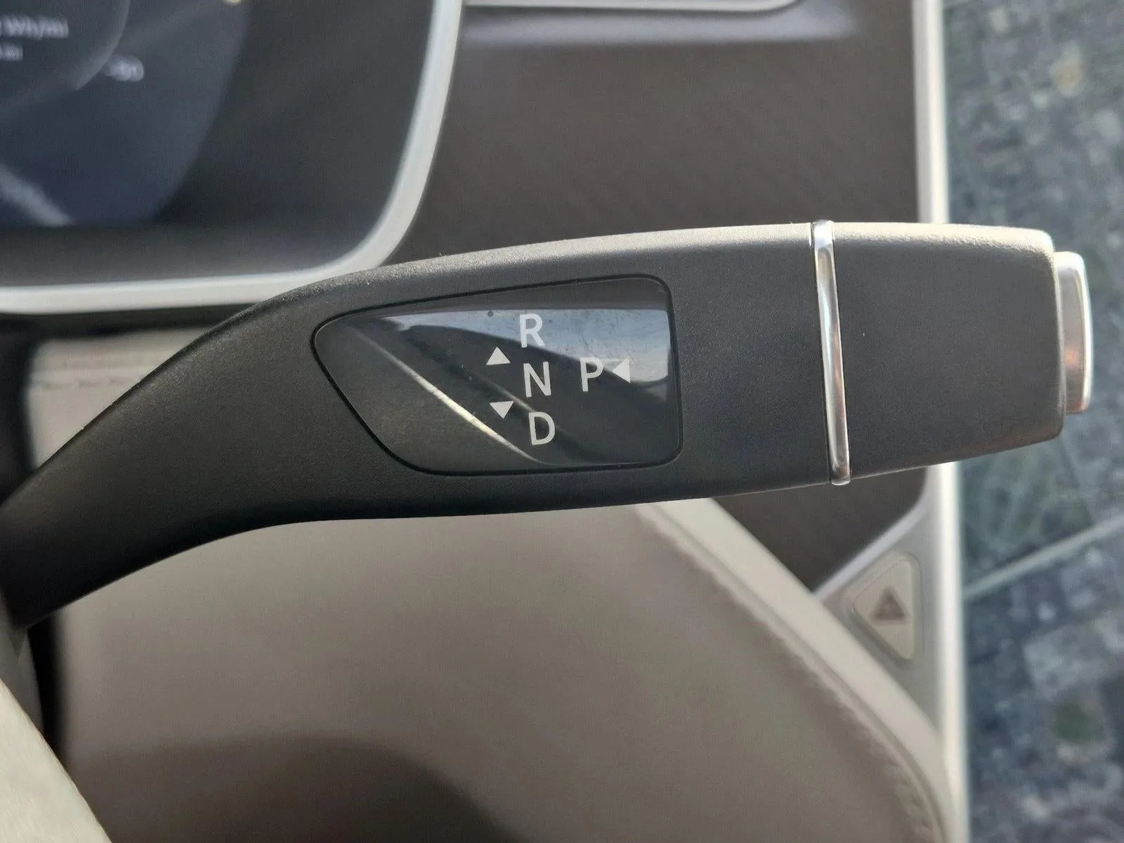 2016 Tesla Model S 4dr Sdn RWD 70 kWh Battery photo 12