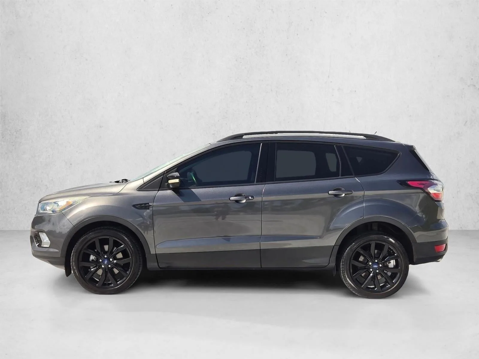 2017 Ford Escape Titanium 4WD photo 9