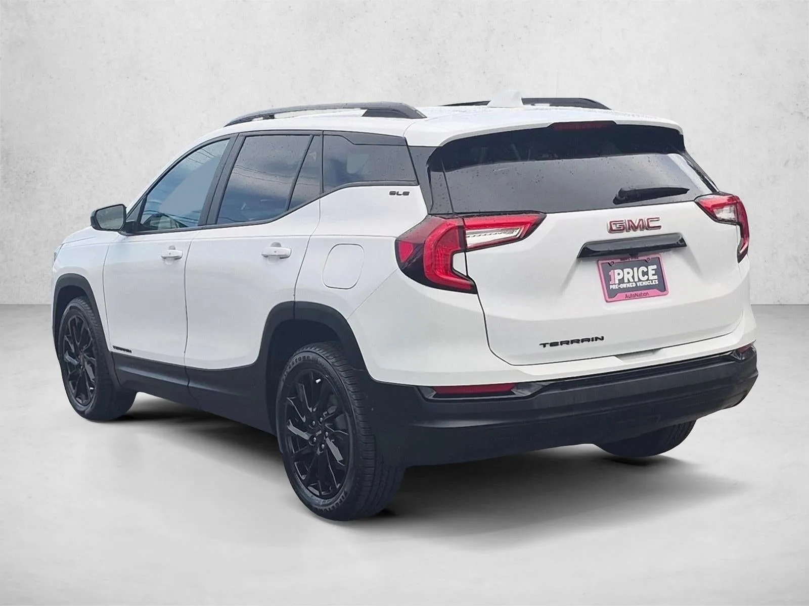 2023 GMC Terrain SLE photo 8